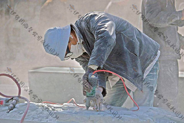 3石料開(kāi)荒.jpg 3石料開(kāi)荒.jpg